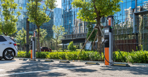 Car charging on ChargePoint CP6000