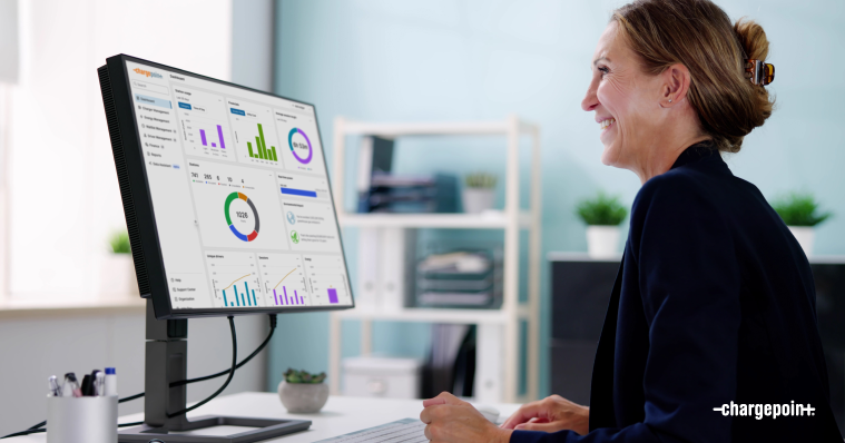Person monitoring the waitlist on ChargePoint Platform software with smiley face